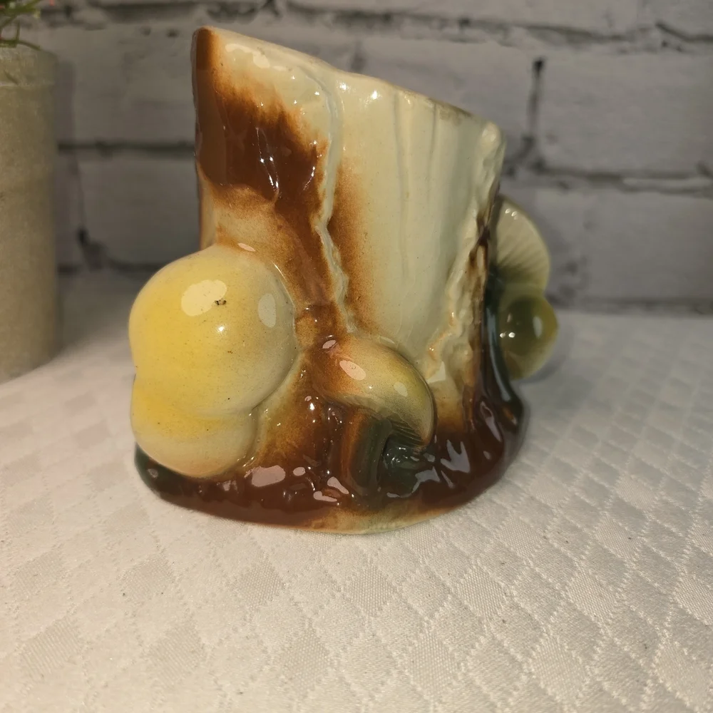 VINTAGE MID-CENTURY MODERN STUMP PLANTER WITH MUSHROOM DETAILS